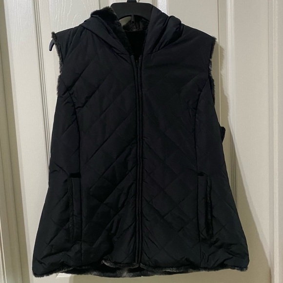Kristen Blake Womens Size L Reversible Faux Fur Quilted Winter Vest in Black - Picture 3 of 8